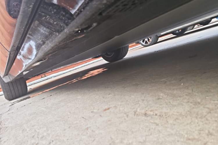 Used Xiaomi Auto SU7 2024 Rear-Drive Long-Range Intelligent Driving Version Left Side Sill