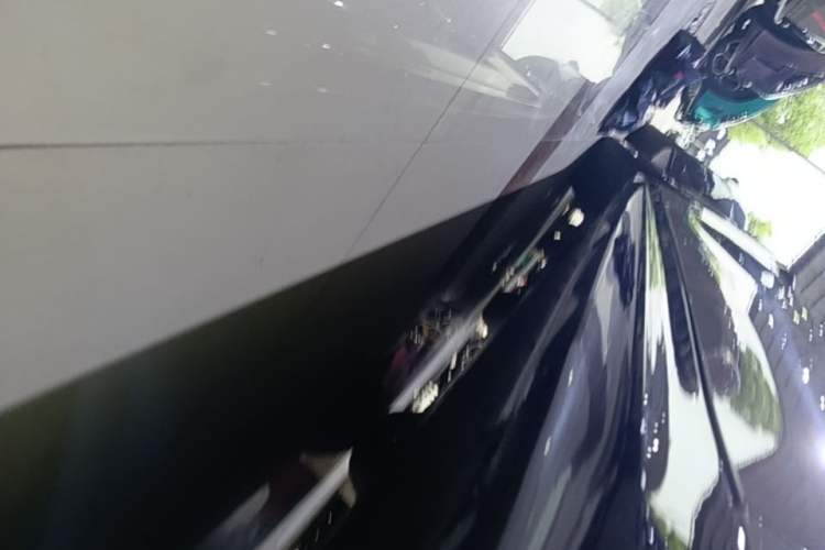 Used Xiaomi Auto SU7 2024 Four-Wheel Drive Ultra-Long Range Advanced Intelligent Driving Max Edition Left Side Sill