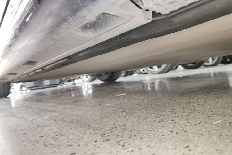 Used Xiaomi Auto SU7 2024 Rear-Drive Long-Range Intelligent Driving Version Left Side Sill