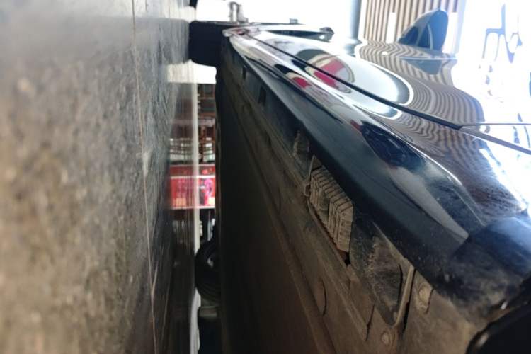 Used Xiaomi Auto SU7 2024 Four-Wheel Drive Ultra-Long Range Advanced Intelligent Driving Max Edition Left Side Sill