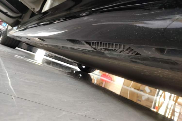 Used Xiaomi Auto SU7 2024 Four-Wheel Drive Ultra-Long Range Advanced Intelligent Driving Max Edition Left Side Sill