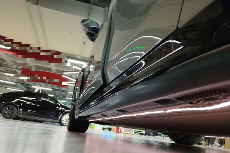 Used Xiaomi Auto SU7 2024 Four-Wheel Drive Ultra-Long Range Advanced Intelligent Driving Max Edition Left Side Sill