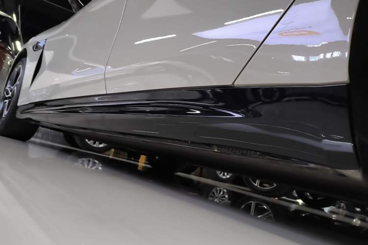 Used Xiaomi Auto SU7 2024 Rear-Drive Ultra-Long Range Advanced Pro-Level Intelligent Driving Version Left Side Sill