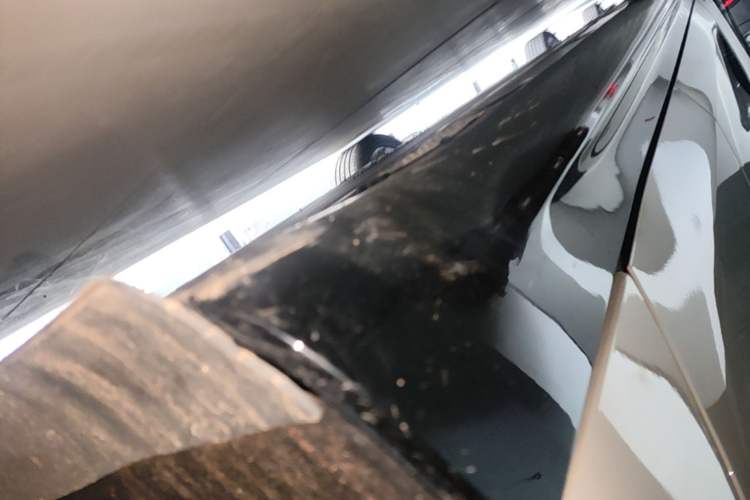 Used Xiaomi Auto SU7 2024 Rear-Drive Ultra-Long Range Advanced Pro-Level Intelligent Driving Version Left Side Sill