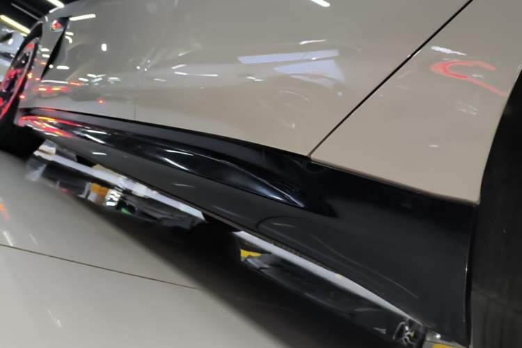 Used Xiaomi Auto SU7 2024 Rear-Drive Long-Range Intelligent Driving Version Left Side Sill