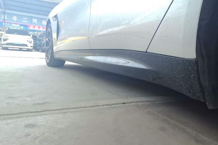 Used Xiaomi Auto SU7 2024 Rear-Drive Ultra-Long Range Advanced Pro-Level Intelligent Driving Version Left Side Sill