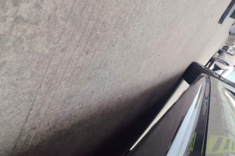 Used Xiaomi Auto SU7 2024 Rear-Drive Ultra-Long Range Advanced Pro-Level Intelligent Driving Version Left Side Sill