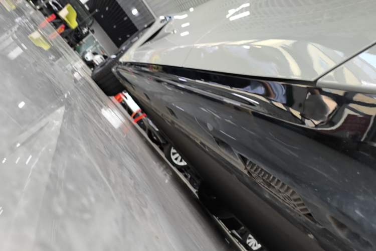 Used Xiaomi Auto SU7 2024 Rear-Drive Long-Range Intelligent Driving Version Left Side Sill