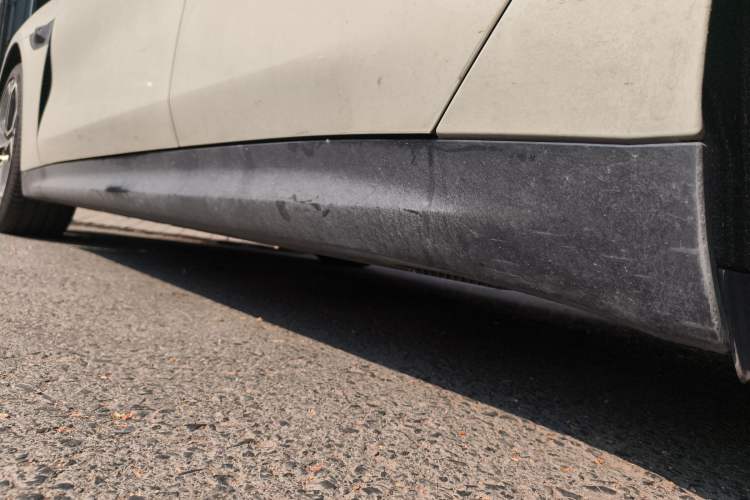 Used Xiaomi Auto SU7 2024 Rear-Drive Long-Range Intelligent Driving Version Left Side Sill