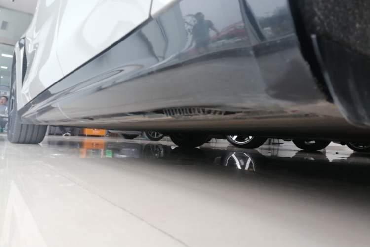 Used Xiaomi Auto SU7 2024 Rear-Drive Long-Range Intelligent Driving Version Left Side Sill
