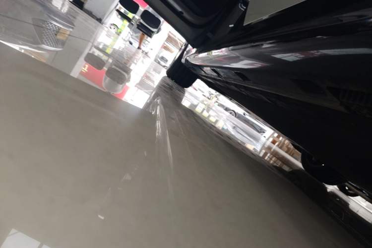 Used Xiaomi Auto SU7 2024 Rear-Drive Ultra-Long Range Advanced Pro-Level Intelligent Driving Version Left Side Sill