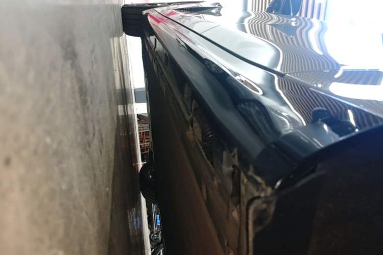 Used Xiaomi Auto SU7 2024 Rear-Drive Long-Range Intelligent Driving Version Left Side Sill