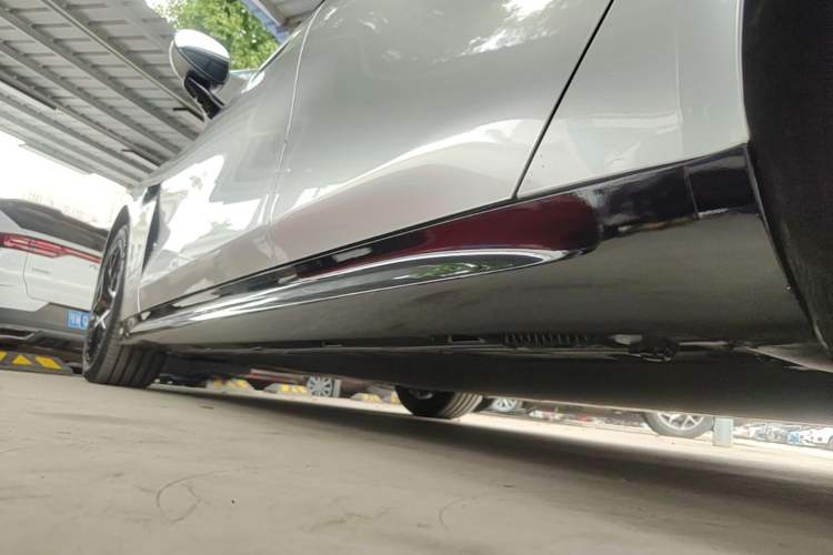 Used Xiaomi Auto SU7 2024 Rear-Drive Ultra-Long Range Advanced Pro-Level Intelligent Driving Version Left Side Sill