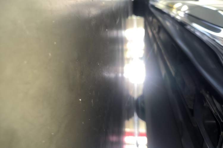 Used Xiaomi Auto SU7 2024 Rear-Drive Long-Range Intelligent Driving Version Left Side Sill