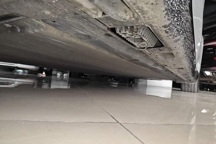 Used Xiaomi Auto SU7 2024 Rear-Drive Long-Range Intelligent Driving Version Left Side Sill