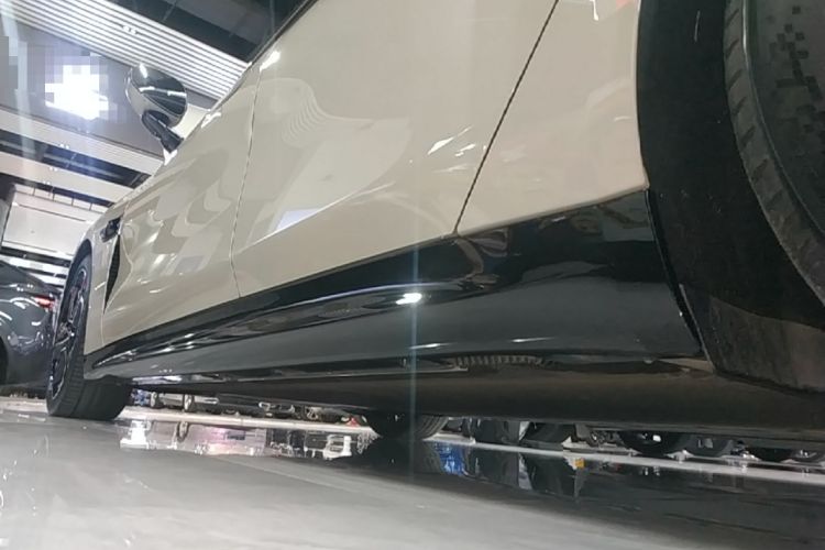 Used Xiaomi Auto SU7 2024 Four-Wheel Drive Ultra-Long Range Advanced Intelligent Driving Max Edition Left Side Sill