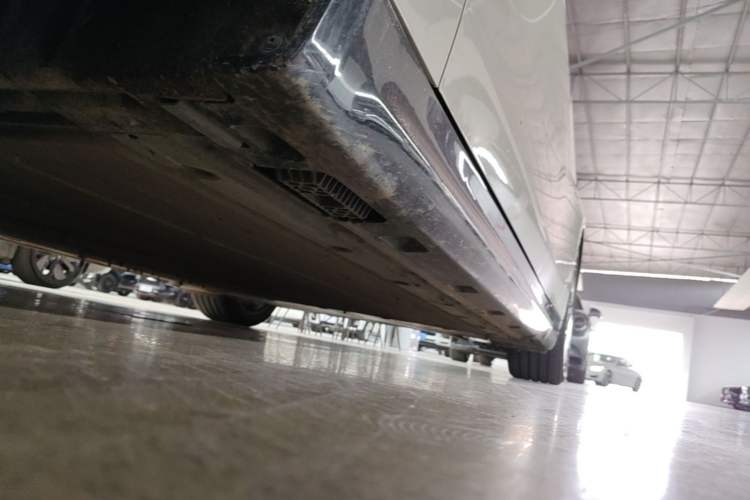 Used Xiaomi Auto SU7 2024 Rear-Drive Long-Range Intelligent Driving Version Left Side Sill