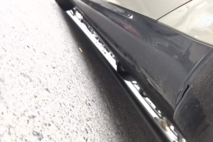 Used Xiaomi Auto SU7 2024 Rear-Drive Standard Founder Edition Left Side Sill