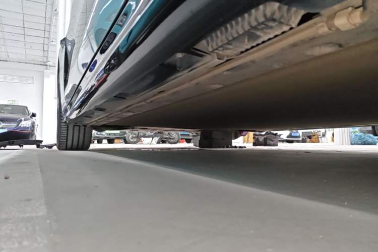 Used Xiaomi Auto SU7 2024 Four-Wheel Drive Ultra-Long Range Advanced Intelligent Driving Max Edition Left Side Sill