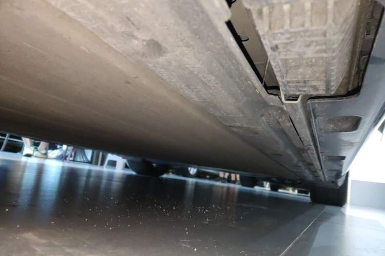 Used Xiaomi Auto SU7 2024 Rear-Drive Long-Range Intelligent Driving Version Left Side Sill