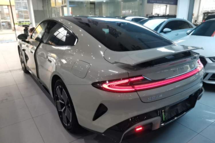 Used Xiaomi Auto SU7 2024 Rear-Drive Ultra-Long Range Advanced Pro-Level Intelligent Driving Version Rear Left 45 Deg