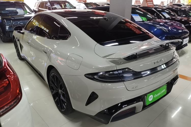 Used Xiaomi Auto SU7 2024 Four-Wheel Drive Ultra-Long Range Advanced Intelligent Driving Max Edition Rear Left 45 Deg