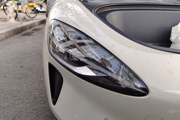 Used Xiaomi Auto SU7 2024 Rear-Drive Long-Range Intelligent Driving Version Right Front Headlight