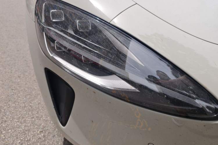 Used Xiaomi Auto SU7 2024 Rear-Drive Long-Range Intelligent Driving Version Right Front Headlight