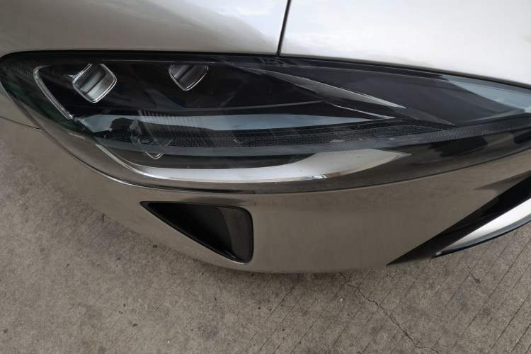Used Xiaomi Auto SU7 2024 Four-Wheel-Drive Max Founder's Edition Right Front Headlight