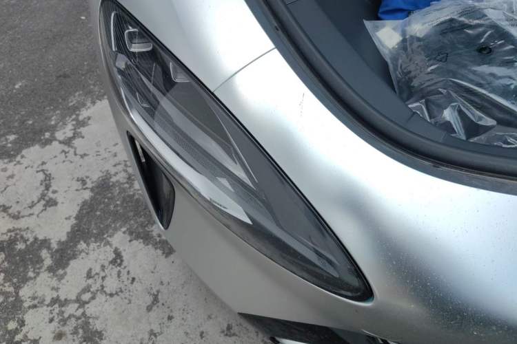Used Xiaomi Auto SU7 2024 Rear-Drive Long-Range Intelligent Driving Version Right Front Headlight