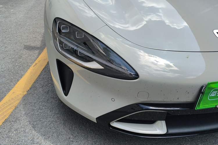 Used Xiaomi Auto SU7 2024 Four-Wheel Drive Ultra-Long Range Advanced Intelligent Driving Max Edition Right Front Headlight