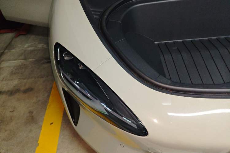 Used Xiaomi Auto SU7 2024 Rear-Drive Ultra-Long Range Advanced Pro-Level Intelligent Driving Version Right Front Headlight