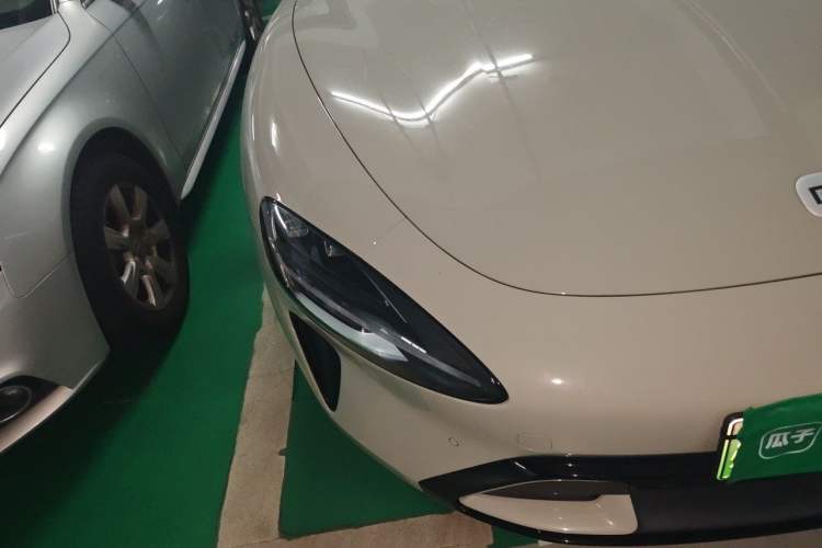 Used Xiaomi Auto SU7 2024 Four-Wheel Drive Ultra-Long Range Advanced Intelligent Driving Max Edition Right Front Headlight