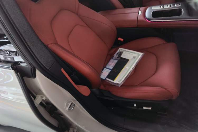 Used Xiaomi Auto SU7 2024 Rear-Drive Long-Range Intelligent Driving Version Right Front Seat