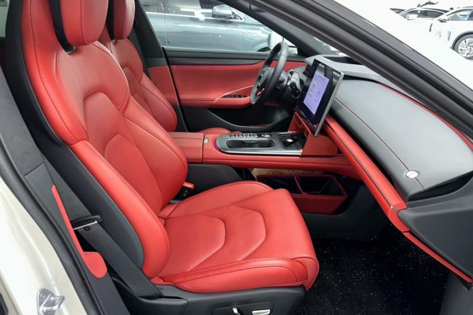Used Xiaomi Auto SU7 2024 Four-Wheel Drive Ultra-Long Range Advanced Intelligent Driving Max Edition Right Front Seat