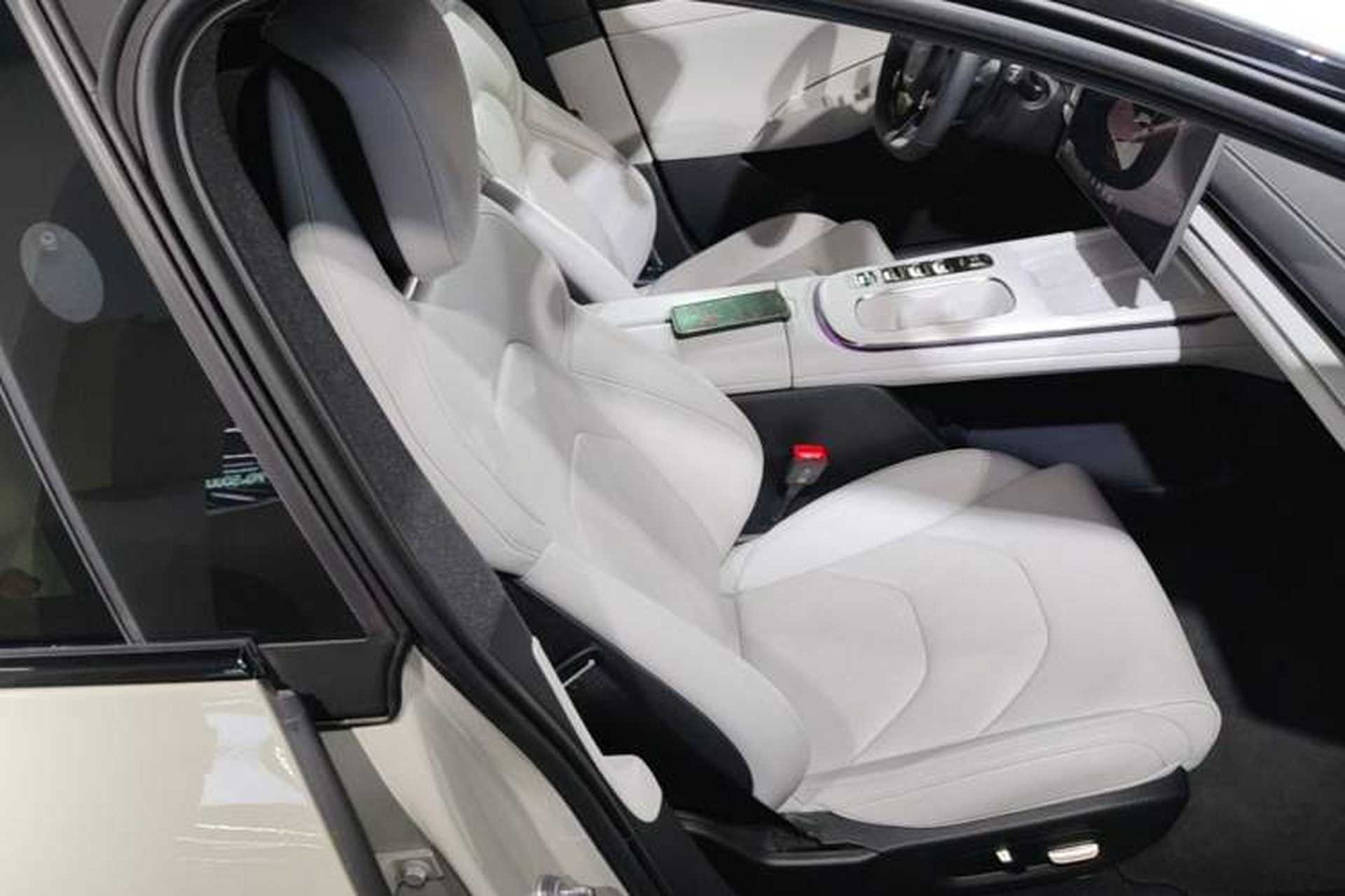 Used Xiaomi Auto SU7 2024 Rear-Drive Ultra-Long Range Advanced Pro-Level Intelligent Driving Version Right Front Seat