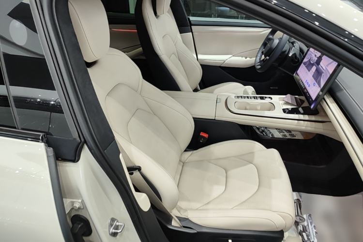 Used Xiaomi Auto SU7 2024 Four-Wheel Drive Ultra-Long Range Advanced Intelligent Driving Max Edition Right Front Seat