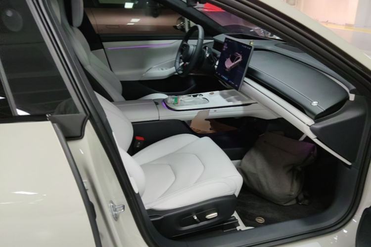 Used Xiaomi Auto SU7 2024 Four-Wheel Drive Ultra-Long Range Advanced Intelligent Driving Max Edition Right Front Seat