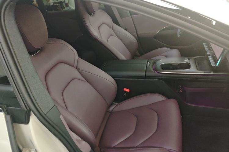 Used Xiaomi Auto SU7 2024 Rear-Drive Ultra-Long Range Advanced Pro-Level Intelligent Driving Version Right Front Seat