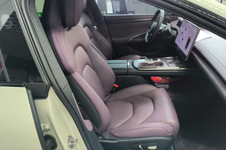 Used Xiaomi Auto SU7 2024 Rear-Drive Long-Range Intelligent Driving Version Right Front Seat