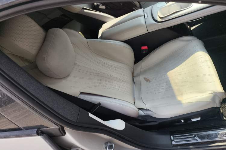 Used Xiaomi Auto SU7 2024 Rear-Drive Long-Range Intelligent Driving Version Right Front Seat