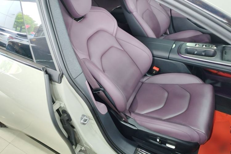 Used Xiaomi Auto SU7 2024 Rear-Drive Long-Range Intelligent Driving Version Right Front Seat