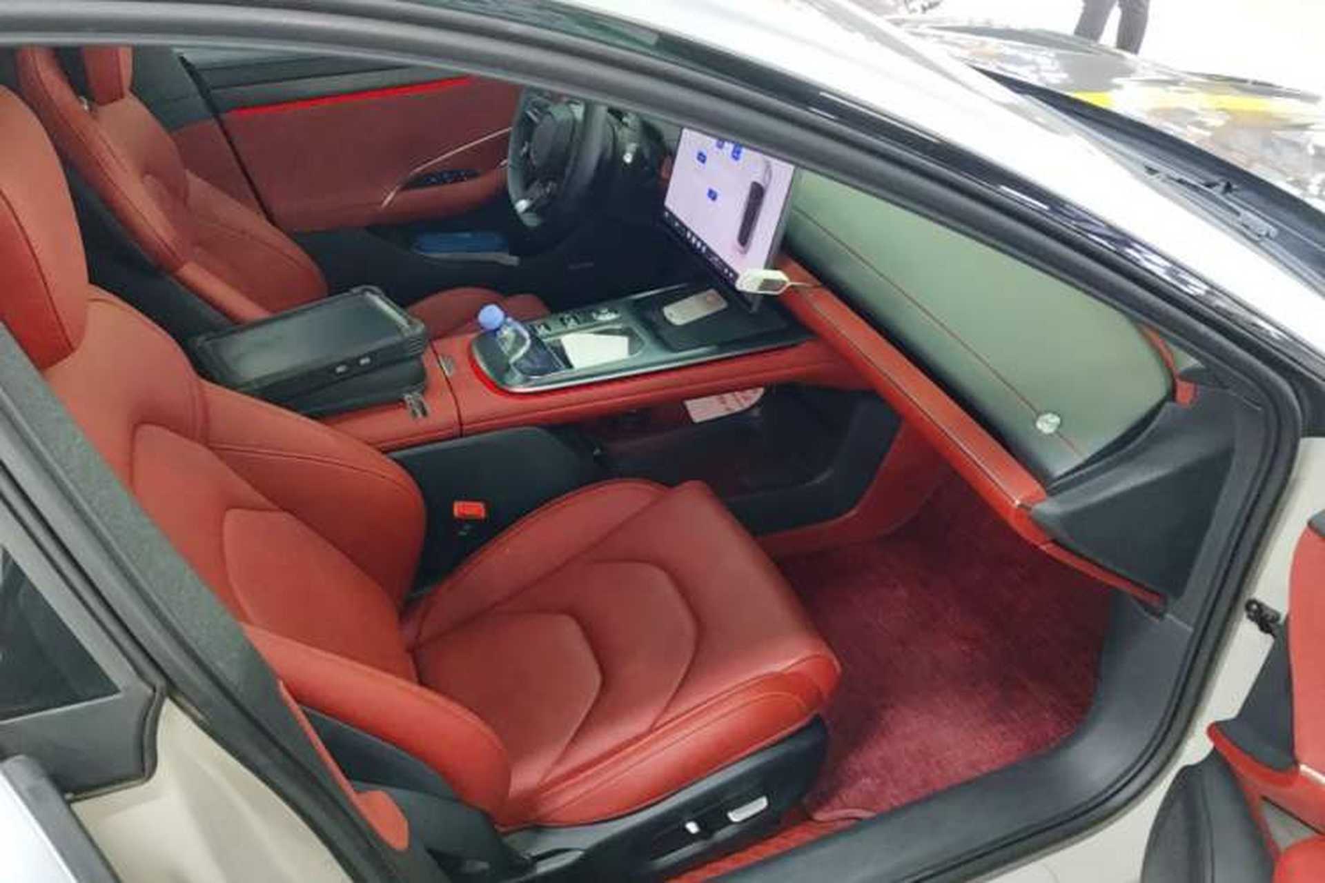 Used Xiaomi Auto SU7 2024 Rear-Drive Ultra-Long Range Advanced Pro-Level Intelligent Driving Version Right Front Seat