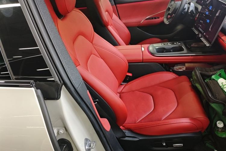 Used Xiaomi Auto SU7 2024 Rear-Drive Long-Range Intelligent Driving Version Right Front Seat