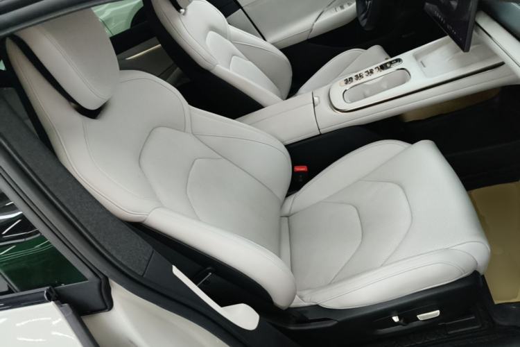 Used Xiaomi Auto SU7 2024 Rear-Drive Ultra-Long Range Advanced Pro-Level Intelligent Driving Version Right Front Seat