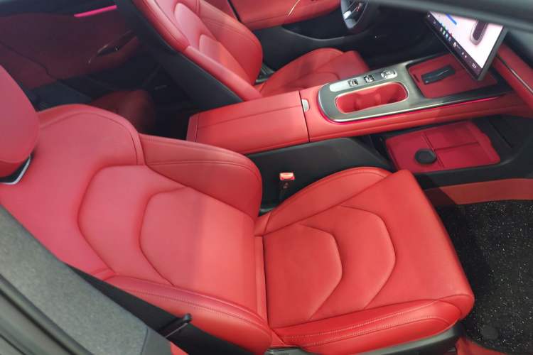 Used Xiaomi Auto SU7 2024 Rear-Drive Ultra-Long Range Advanced Pro-Level Intelligent Driving Version Right Front Seat