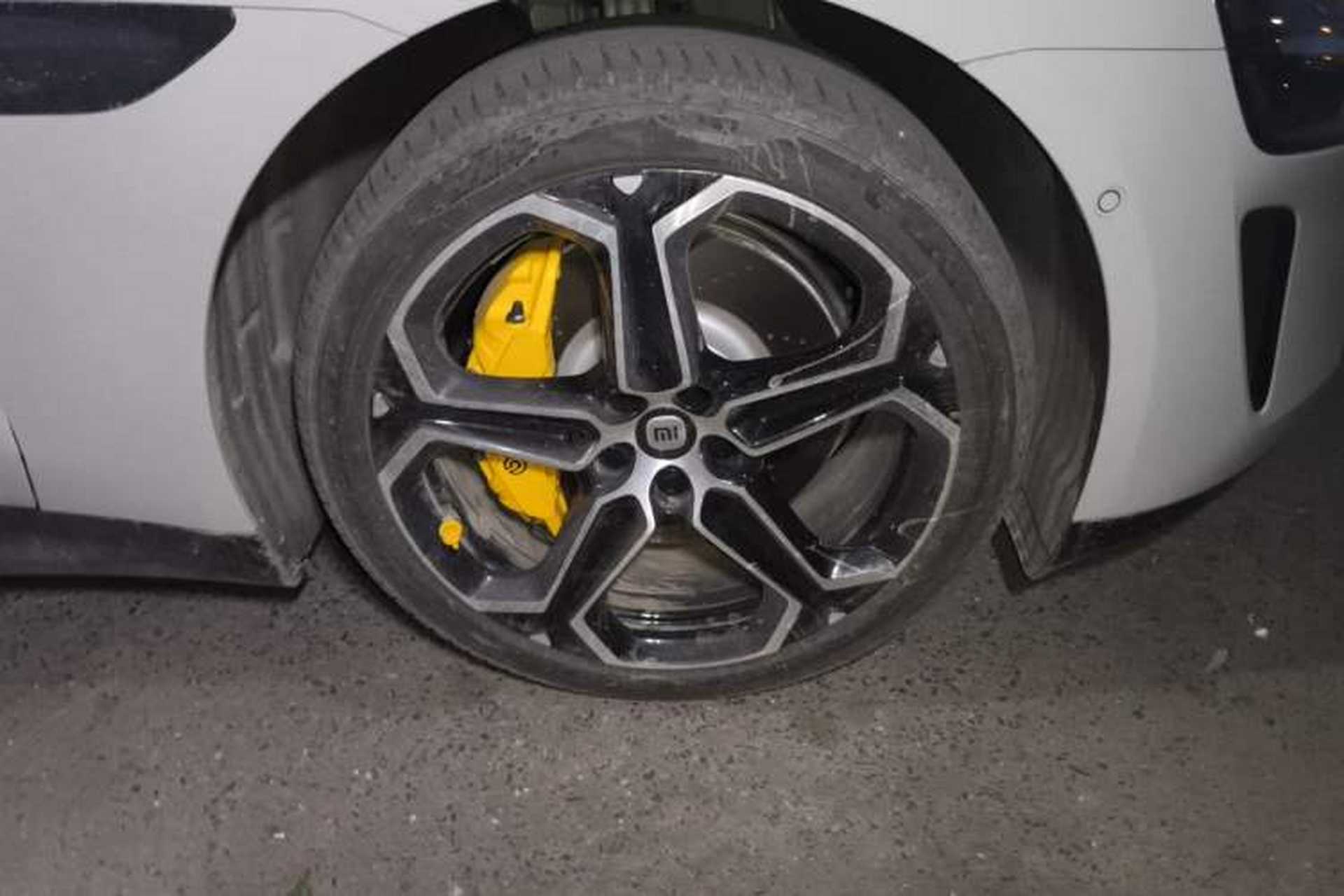 Used Xiaomi Auto SU7 2024 Rear-Drive Ultra-Long Range Advanced Pro-Level Intelligent Driving Version Right Front Wheel Hub
