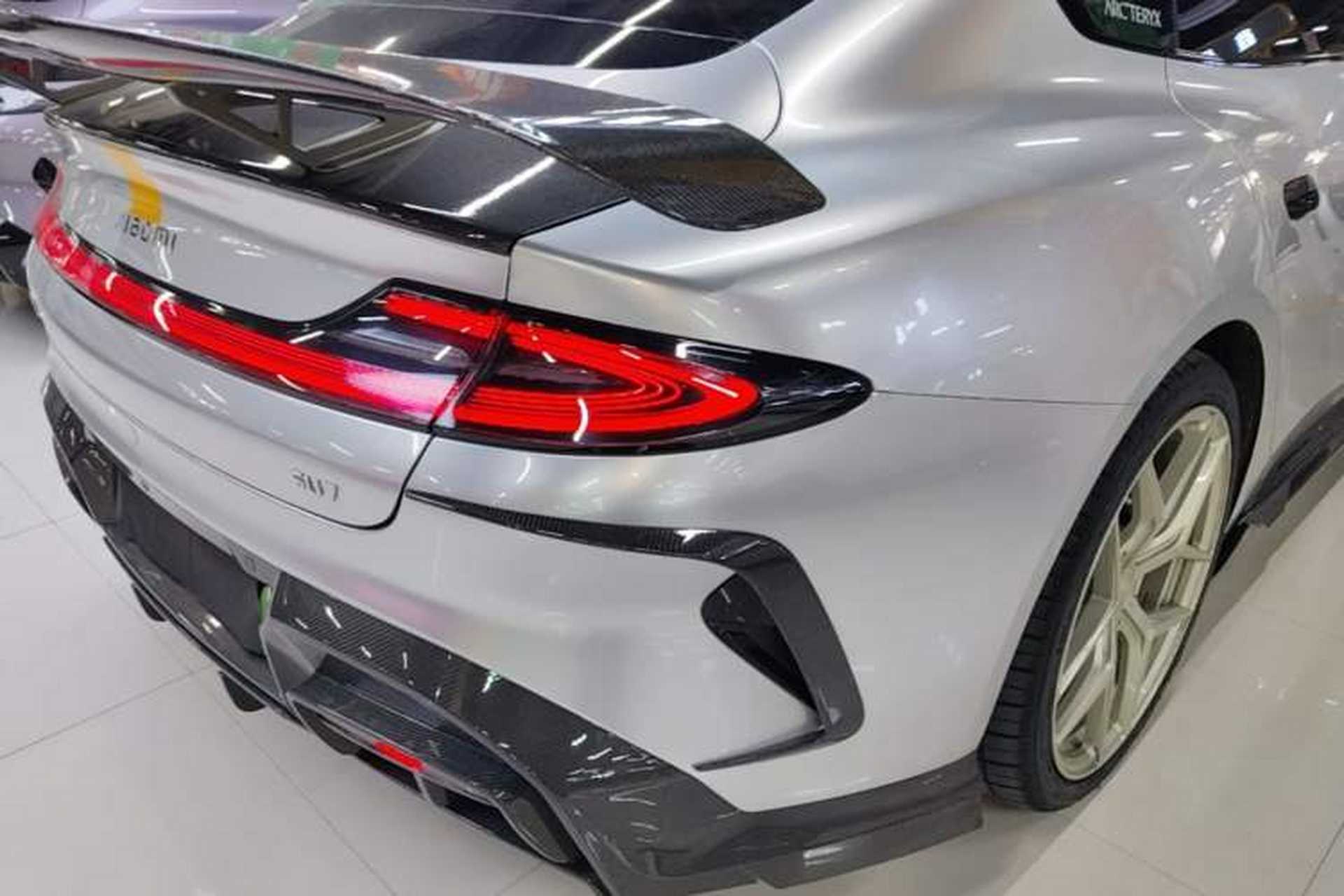 Used Xiaomi Auto SU7 2024 Rear-Drive Ultra-Long Range Advanced Pro-Level Intelligent Driving Version Right Rear Taillight
