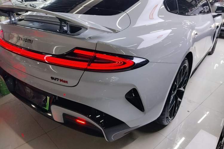 Used Xiaomi Auto SU7 2024 Four-Wheel Drive Ultra-Long Range Advanced Intelligent Driving Max Edition Right Rear Taillight