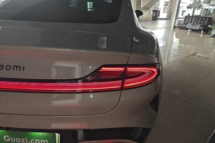 Used Xiaomi Auto SU7 2024 Rear-Drive Long-Range Intelligent Driving Version Right Rear Taillight